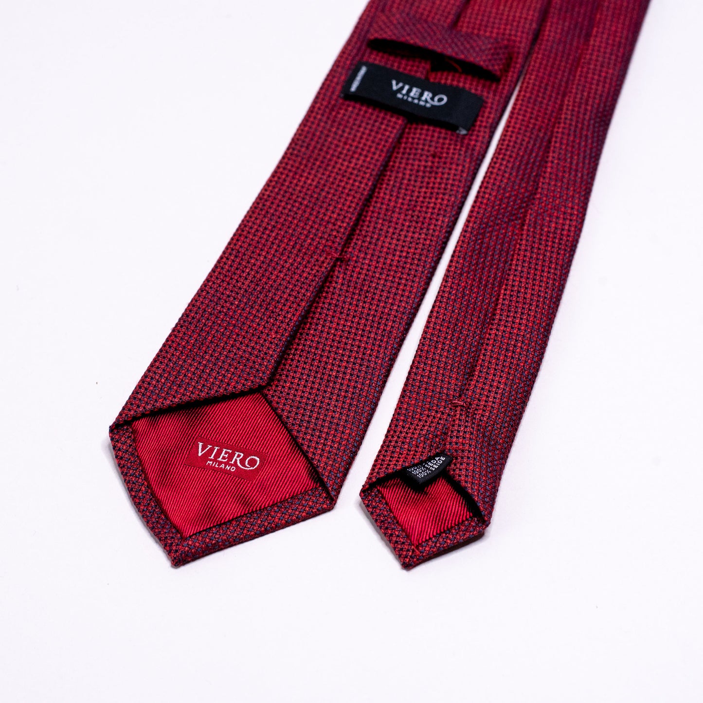 Slips, mørkerødt med svak struktur S24025