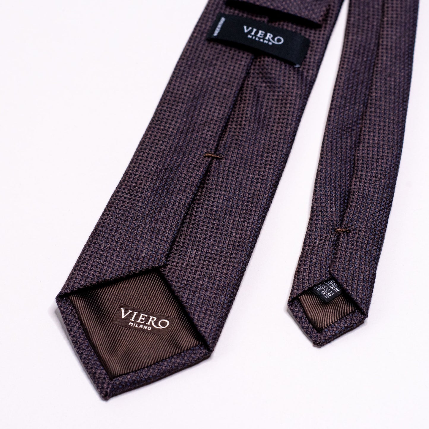 Slips, mørkebrunt med svak struktur S24028