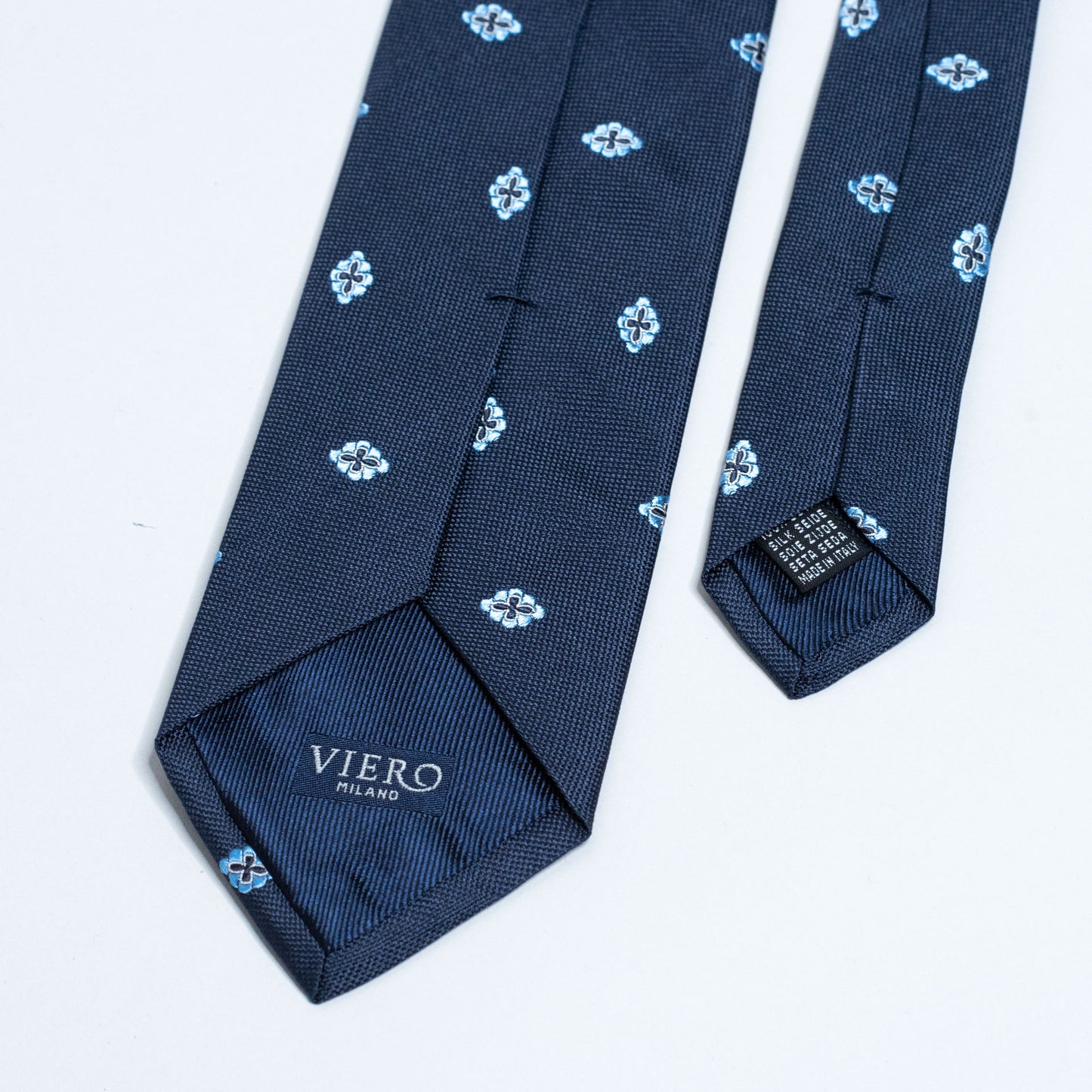 Slips, mørkeblått med mønster S23006