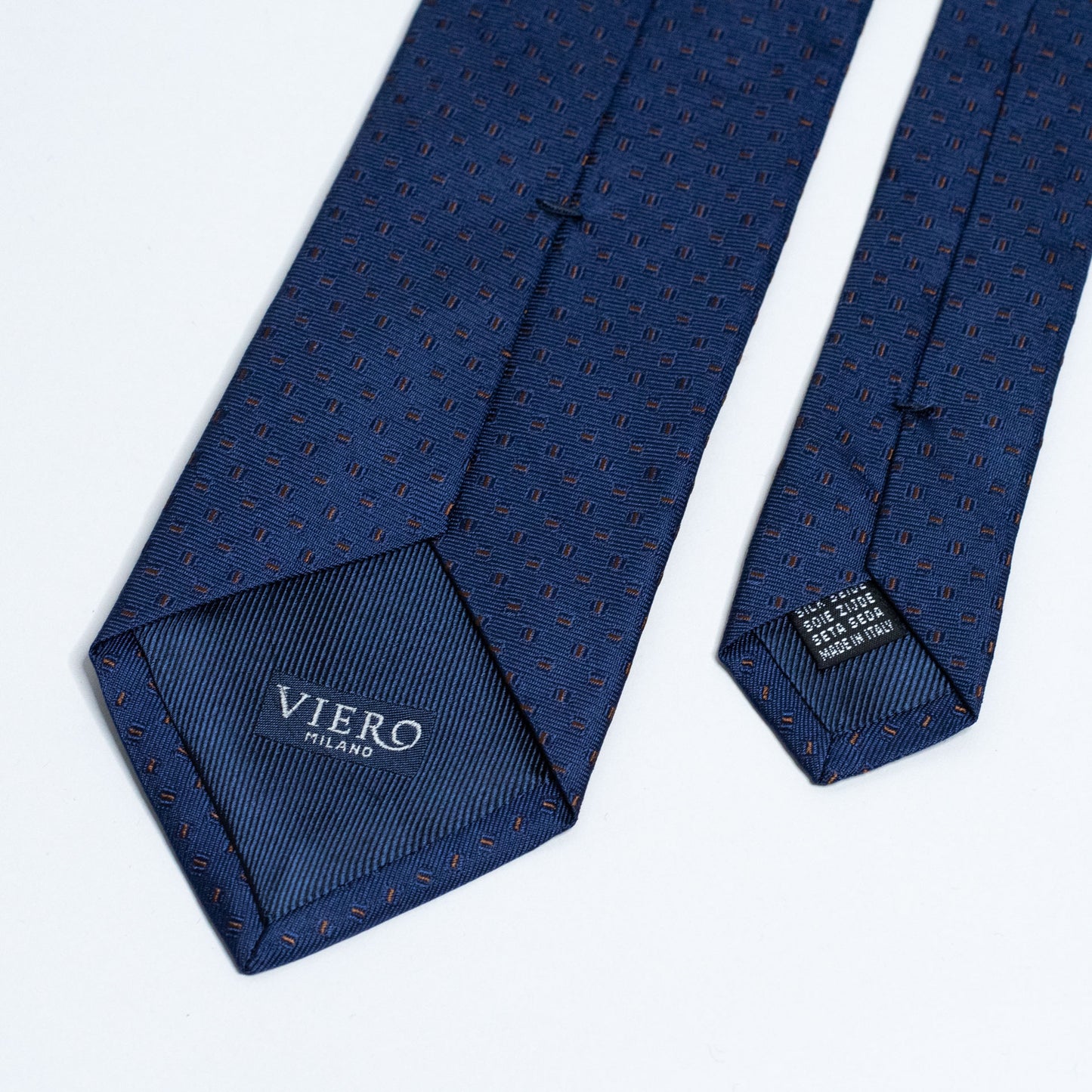 Slips, mørkeblått med diskret mønster S23011