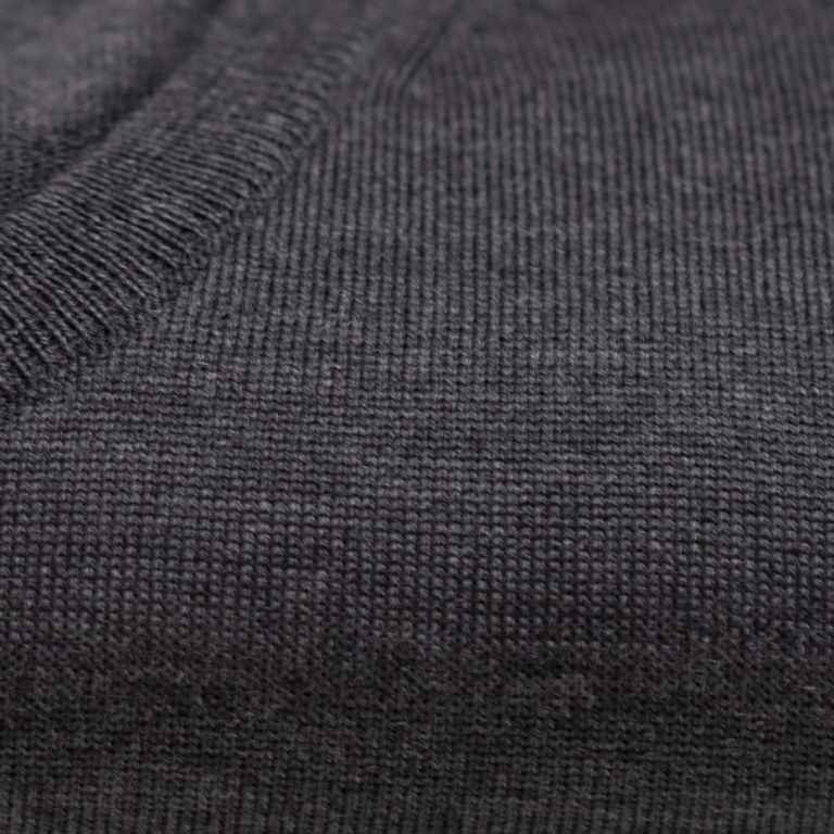 Koksgrå genser i Superfine Merino Wool fra Zegna Baruffa. Menswear Oslo