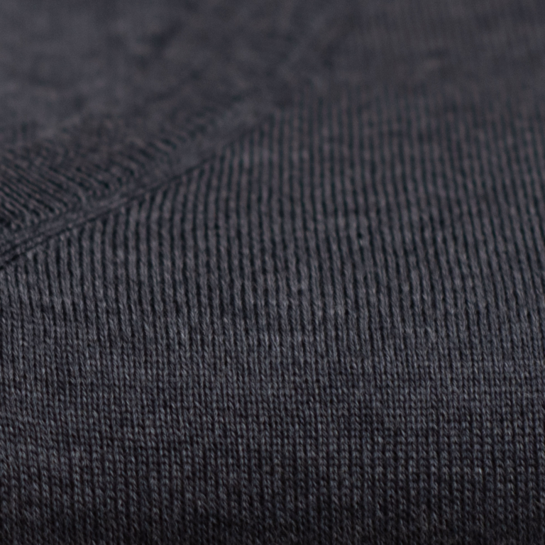 Koksgrå genser i merinoull fra Viero Milano. Menswear Bjørvika