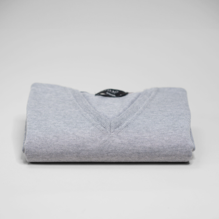 Lys grå genser i merinoull. Menswear Oslo