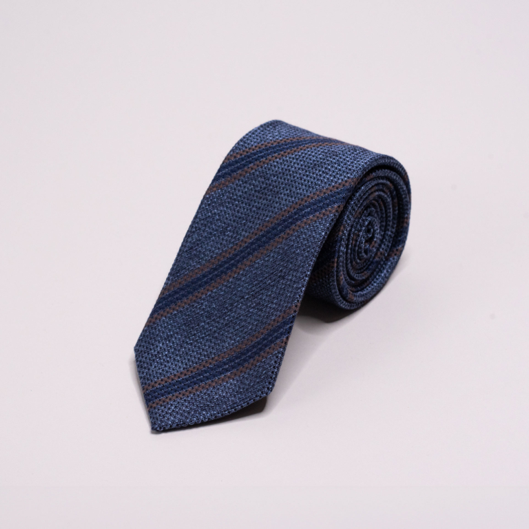 Blått slips med striper. Menswear Oslo