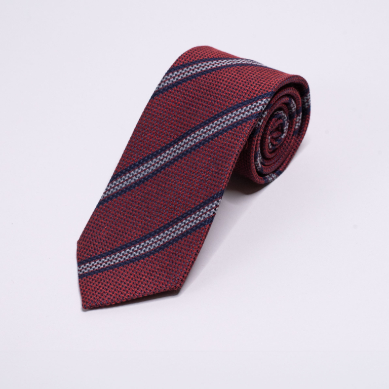 Mørkerødt slips med striper. Menswear Oslo